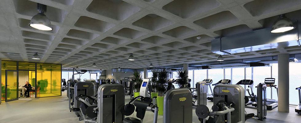 Fitness area con los forjados reticulares con Skydome